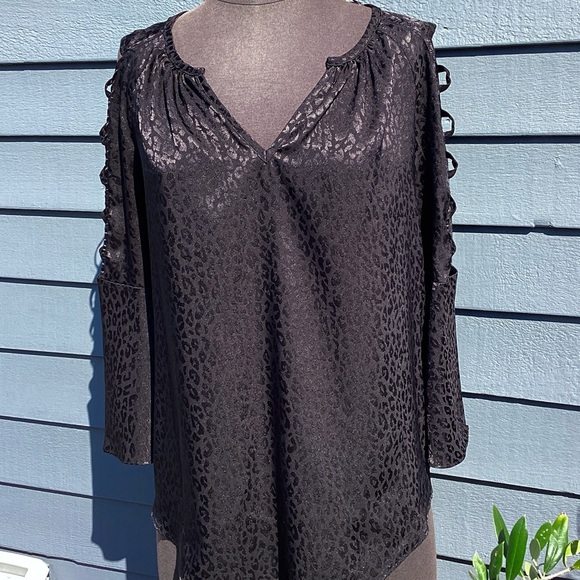 Jennifer Lopez Tops - Jennifer Lopez Black Leopard Print Blouse w/ Bell Sleeve Medium
